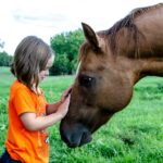 ¿Cómo saber si mi hijo/a necesita terapia asistida con caballos?